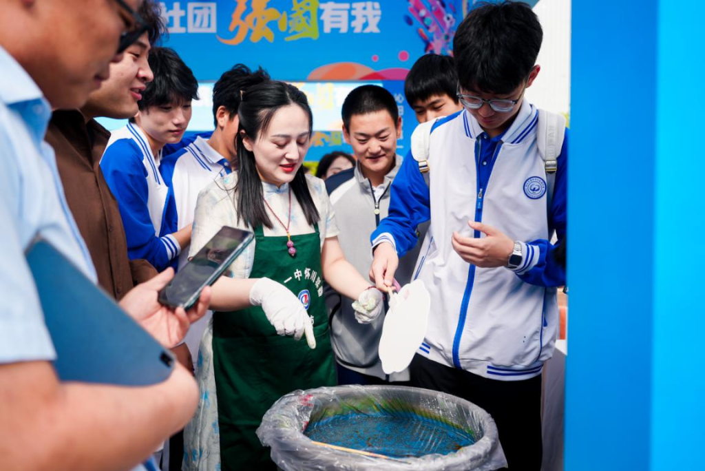 首届河南省普通高中学生社团文化节举办